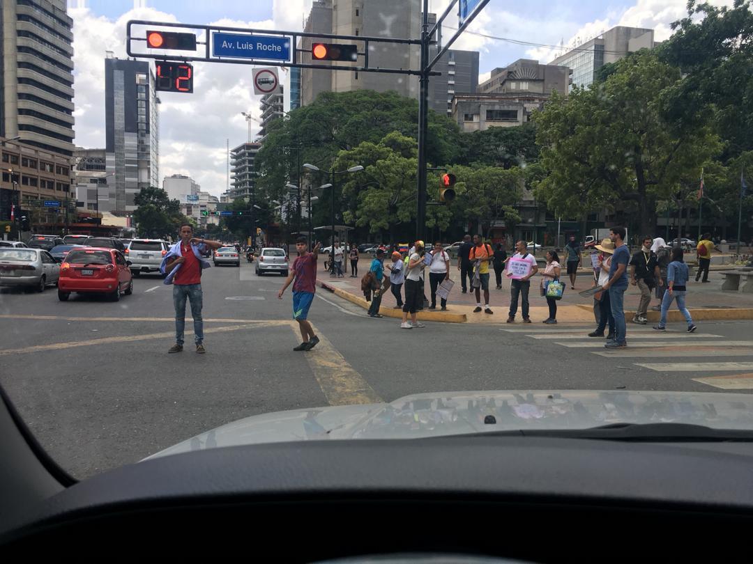 Caracas: Citizens return to take the streets of Altamira this Thursday.