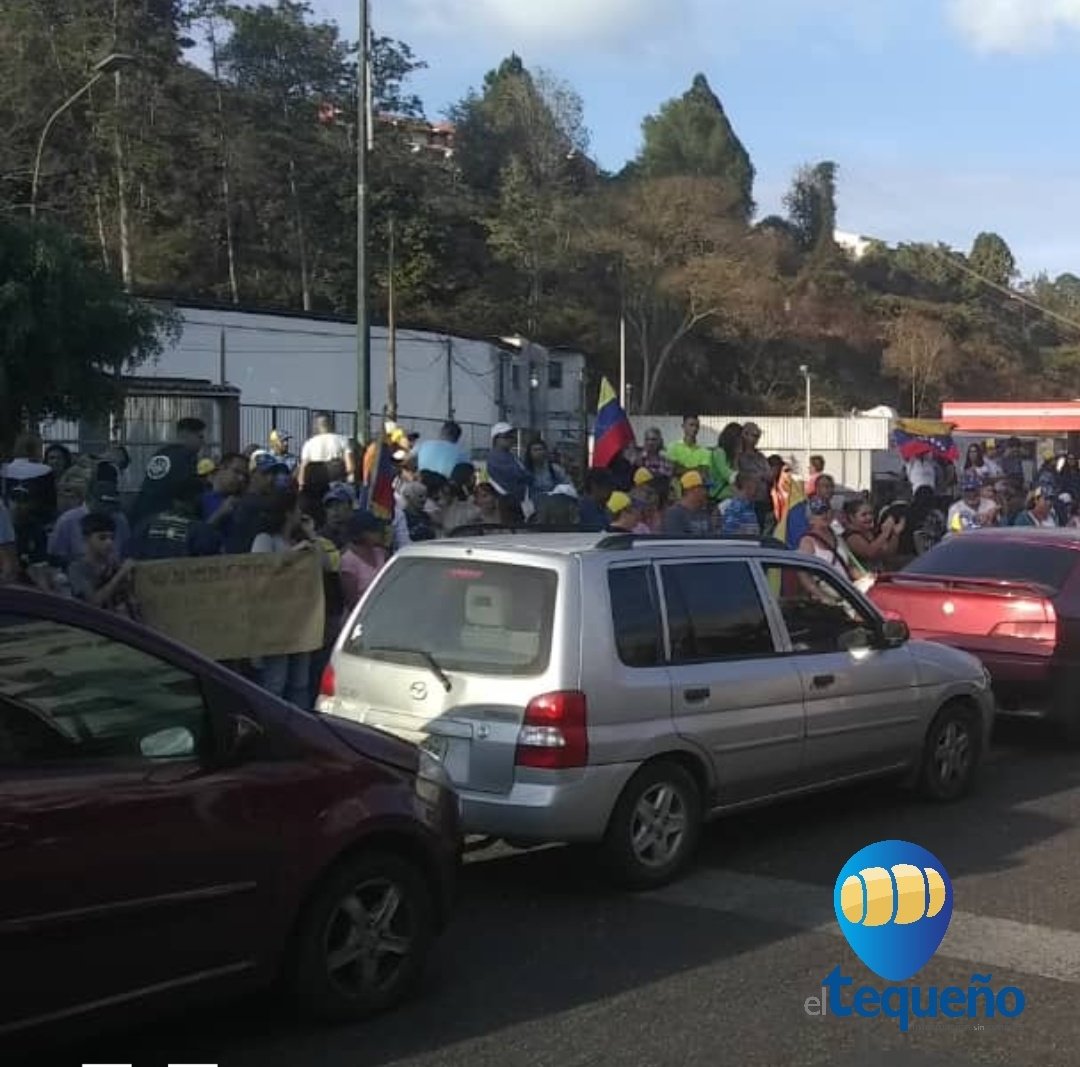 Miranda: Demonstrators return at Redoma of San Antonio de los Altos 