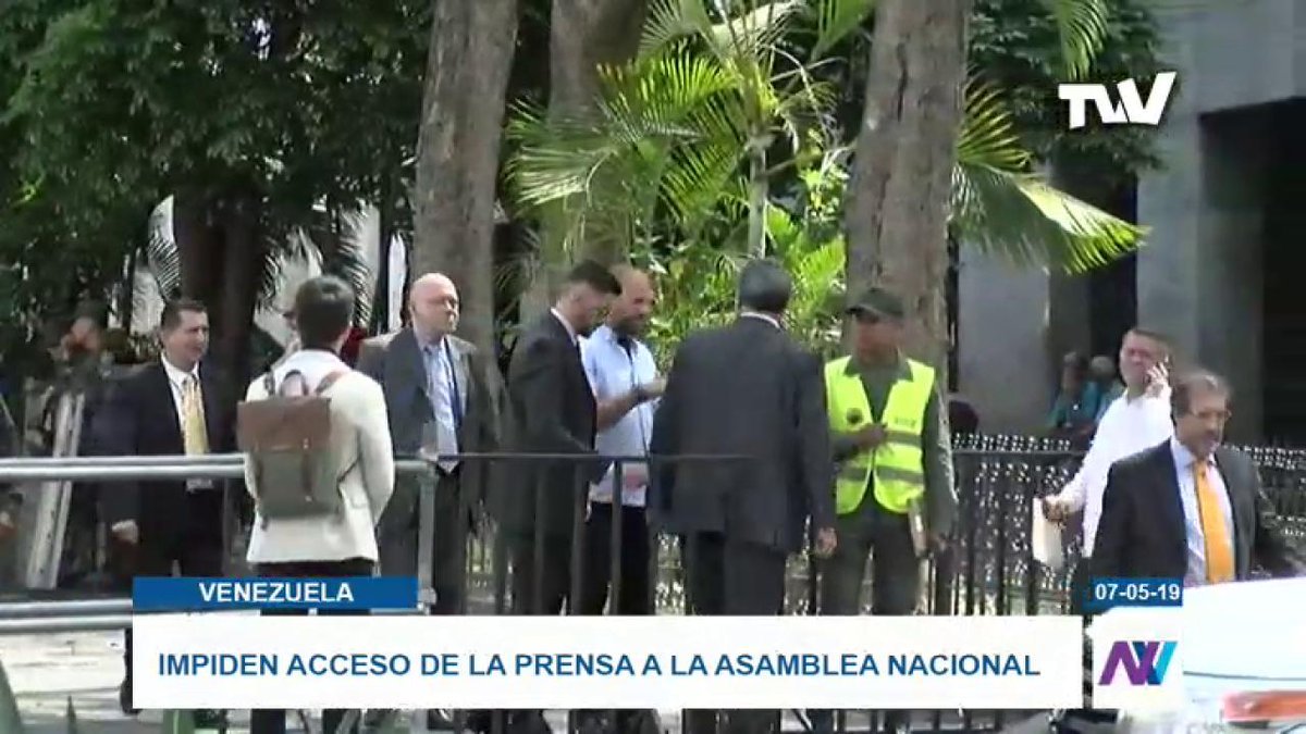 Diplomatic corps accredited in Venezuela leaves the Federal Legislative Palace, after holding a meeting with the board of the National Assembly and the acting president of Venezuela, Juan Guaidó.