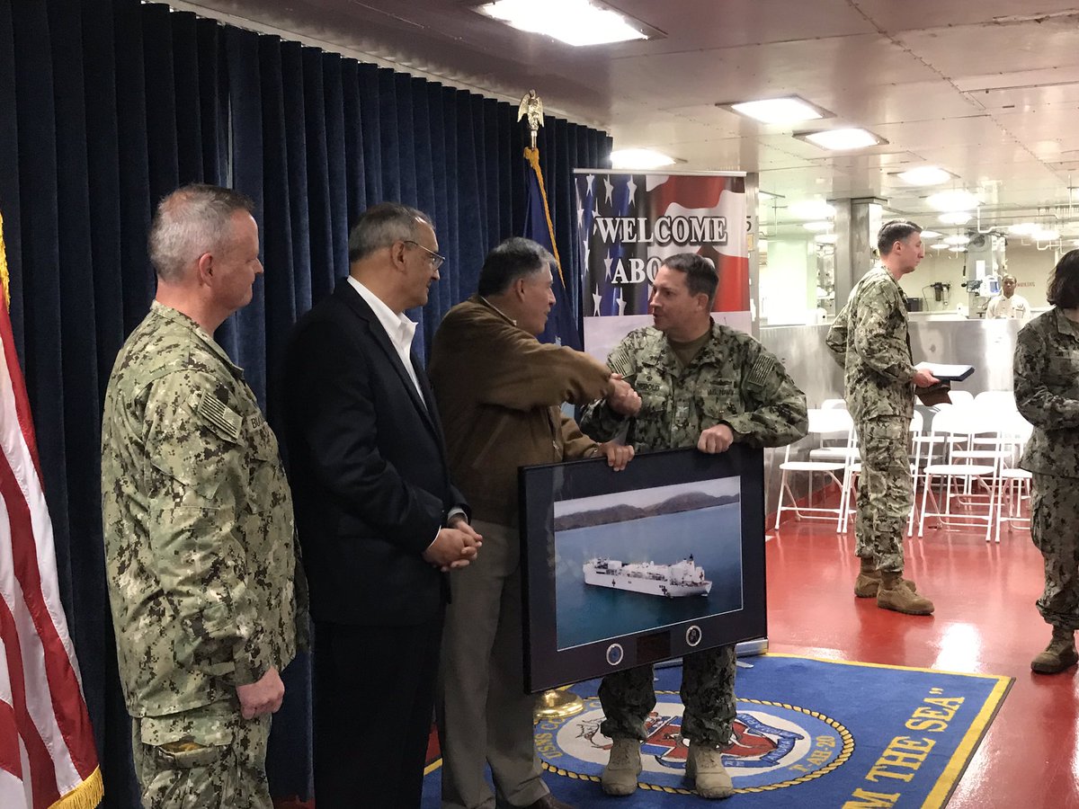 Carlos Scull, Venezuela's ambassador to Peru, visited the hospital ship USNS Comfort.