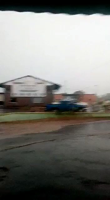 Lightning caused the high voltage power lines to fail in Casigua in Jesús María Semprúm de Zulia 