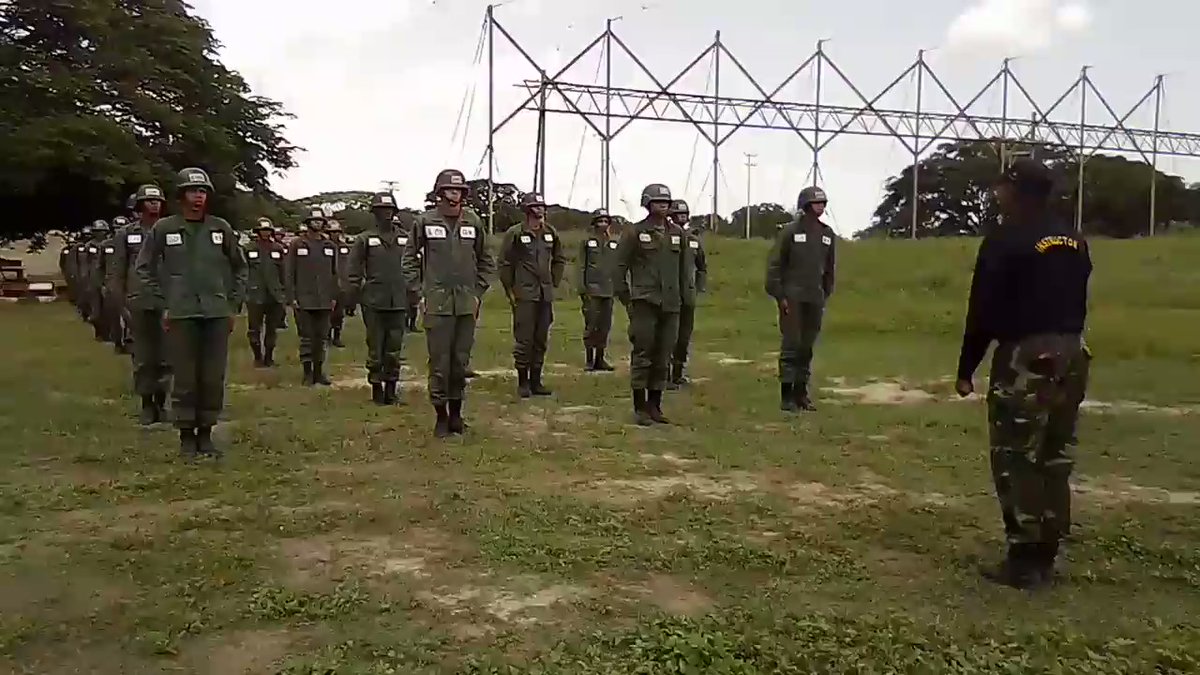 Venezuela army paratroopers training
