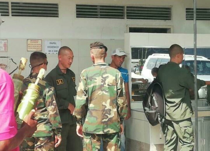 Chinese soldiers on a special forces exchange course spotted in Venezuelan Army uniform at a service station on Troncal 9 in Miranda near to Boca de Uchire Venezuela China