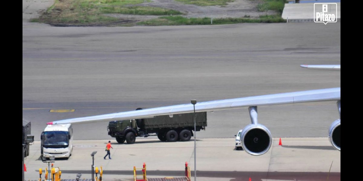 RuAF An-124 RA82013 in Caracas