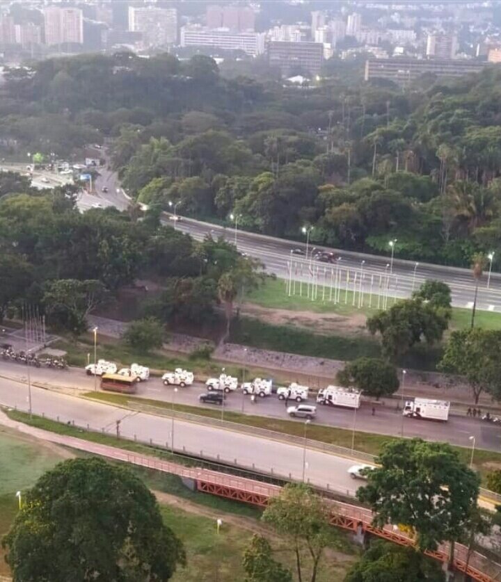 Large Venezuela security forces deployment amid student protests 