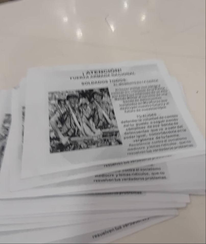 Posters have appeared in the IPSFA mall in Caracas last night with a message to the military on Military honor forces us to place the interests of the country over the interests of a high military command in the service of a gang of criminals installed in Miraflores Venezuela