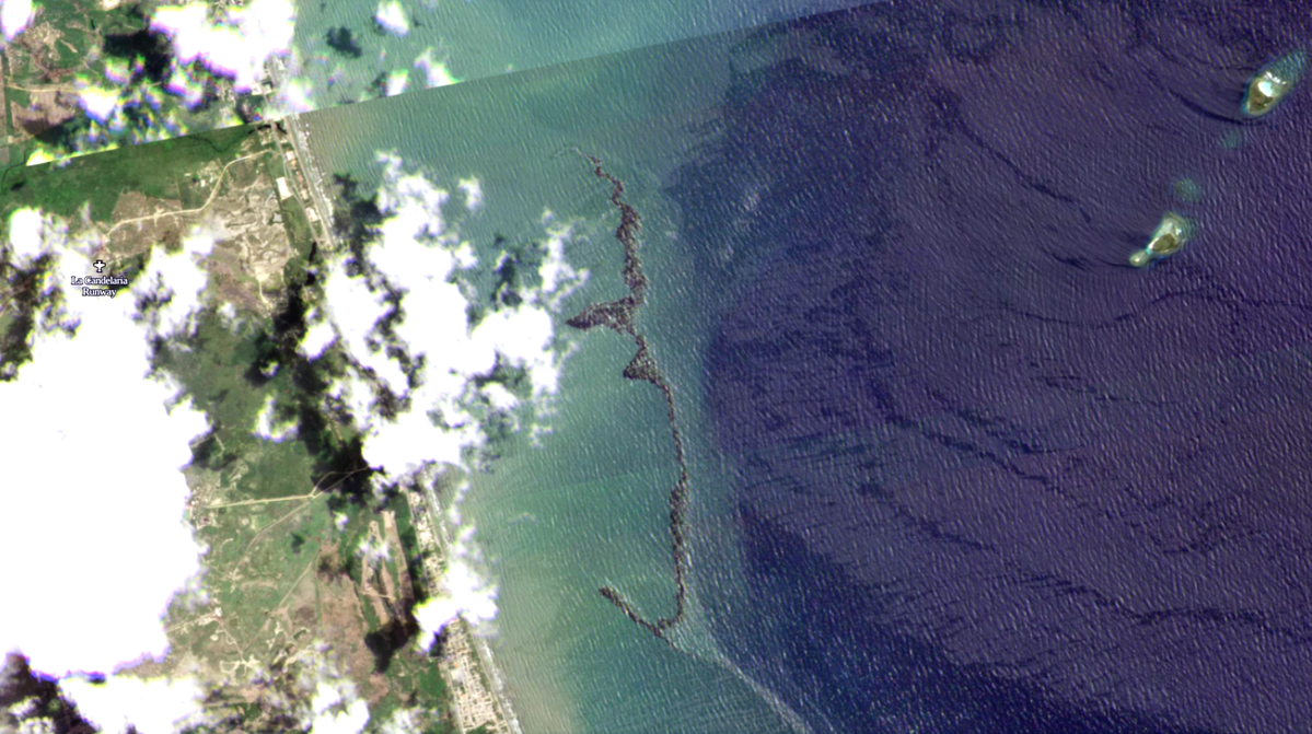 Satellite imagery captured by @planetlabs on August 1st, 2020 confirms the oil spill hitting the coastline just south of the Morrocoy National Park. Location: 10.72° N, 68.29° W