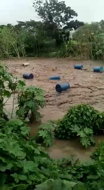 Unfortunately it seems as if some people were unable to escape the Rio El Limón flooding and were washed away