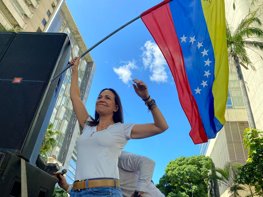 Sin miedo en las calles y contra la intimidación: María Corina Machado llegó a Altamira para lanzar la Gran Alianza Nacional