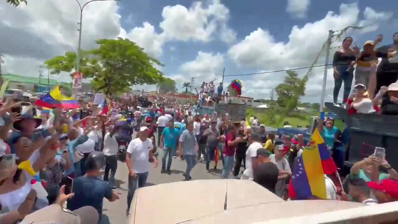 María Corina Machado continúa en la “Caravana de la Libertad” en Maturín, estado Monagas.“Grande, Monagas. Estamos listos para la avalancha de votos por Edmundo González en solo 8 días”