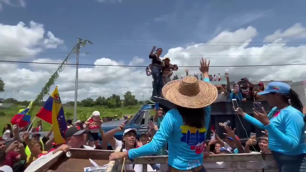 María Corina Machado continúa en la “Caravana de la Libertad” en Maturín, estado Monagas.“Grande, Monagas. Estamos listos para la avalancha de votos por Edmundo González en solo 8 días”