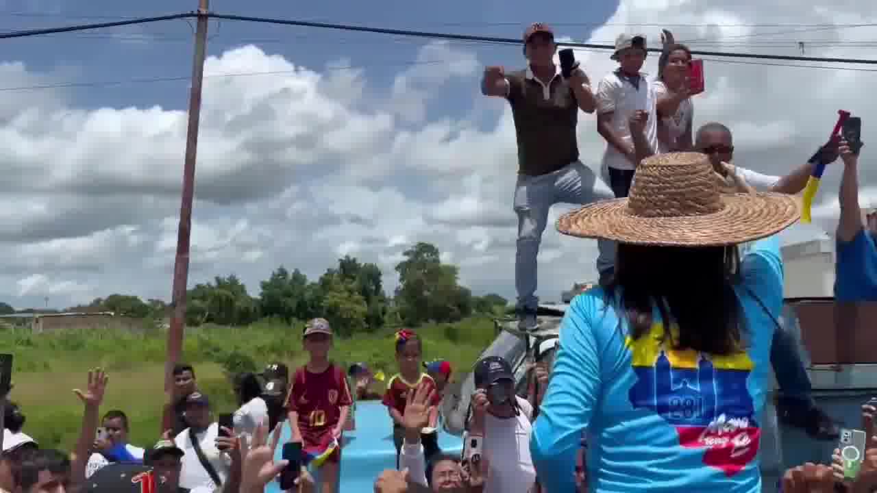 María Corina Machado continúa en la “Caravana de la Libertad” en Maturín, estado Monagas.“Grande, Monagas. Estamos listos para la avalancha de votos por Edmundo González en solo 8 días”