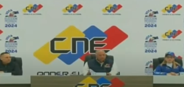 Elvis Amoroso annonce le premier bulletin du CNE, avec 80% de tables comptées et 59% de participation : - Maduro 5.150,09 votes - 51,20% - Edmundo González 4.445.978 votes - 44,02%