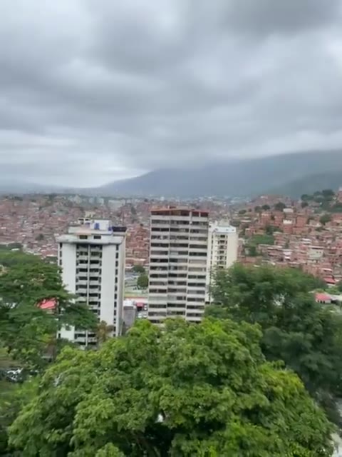 Loud banging of pots and pans reported in Petare, one day after the presidential elections in Venezuela