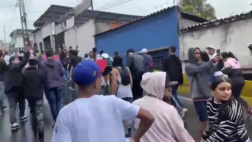 Gran multitud se manifestó en las calles de Los Teques