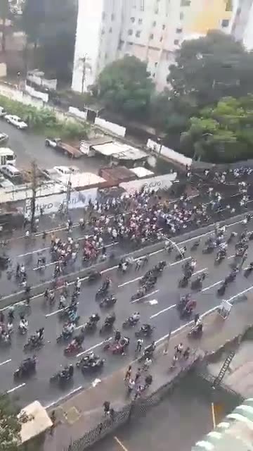 Avenida Francisco de Miranda in the area of La California. These people are walking from Petare, where there are protests against the election results announced by the CNE