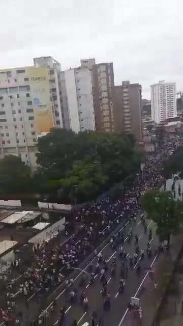 Avenida Francisco de Miranda in the area of La California. These people are walking from Petare, where there are protests against the election results announced by the CNE