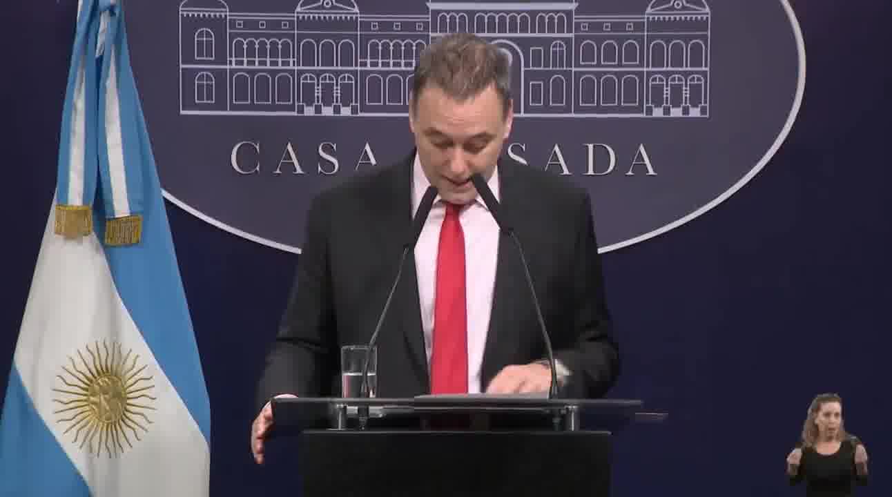 Argentina concerned about the sensitive situation of Venezuelan asylum seekers in its embassy in Caracas. When diplomats withdraw, asylum seekers must withdraw, so there is no other decision than to continue protecting them