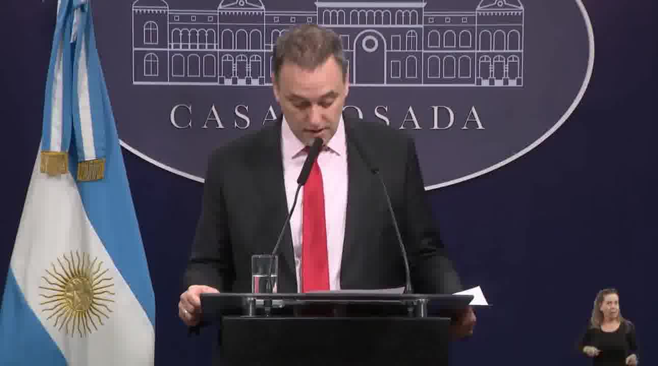 Argentina concerned about the sensitive situation of Venezuelan asylum seekers in its embassy in Caracas. When diplomats withdraw, asylum seekers must withdraw, so there is no other decision than to continue protecting them