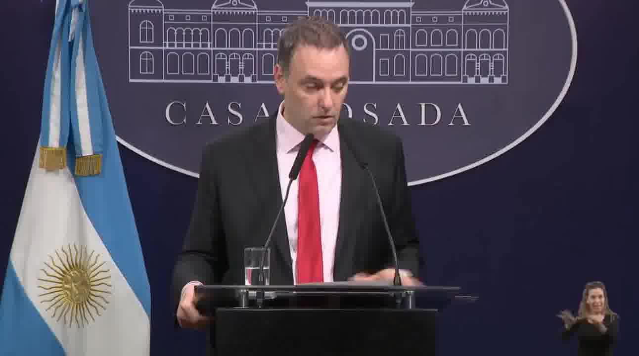 Argentina concerned about the sensitive situation of Venezuelan asylum seekers in its embassy in Caracas. When diplomats withdraw, asylum seekers must withdraw, so there is no other decision than to continue protecting them