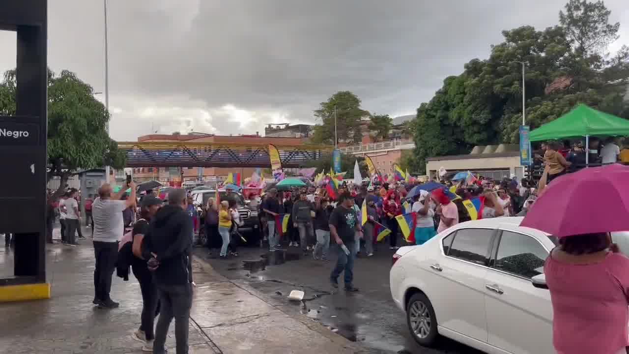 Sucre de Catia Avenue. Rally  towards the Miraflores Palace in support of Maduro