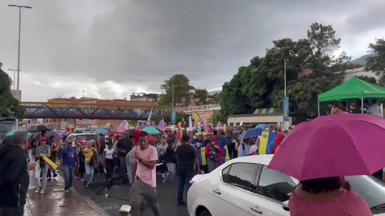 Sucre de Catia Avenue. Rally  towards the Miraflores Palace in support of Maduro