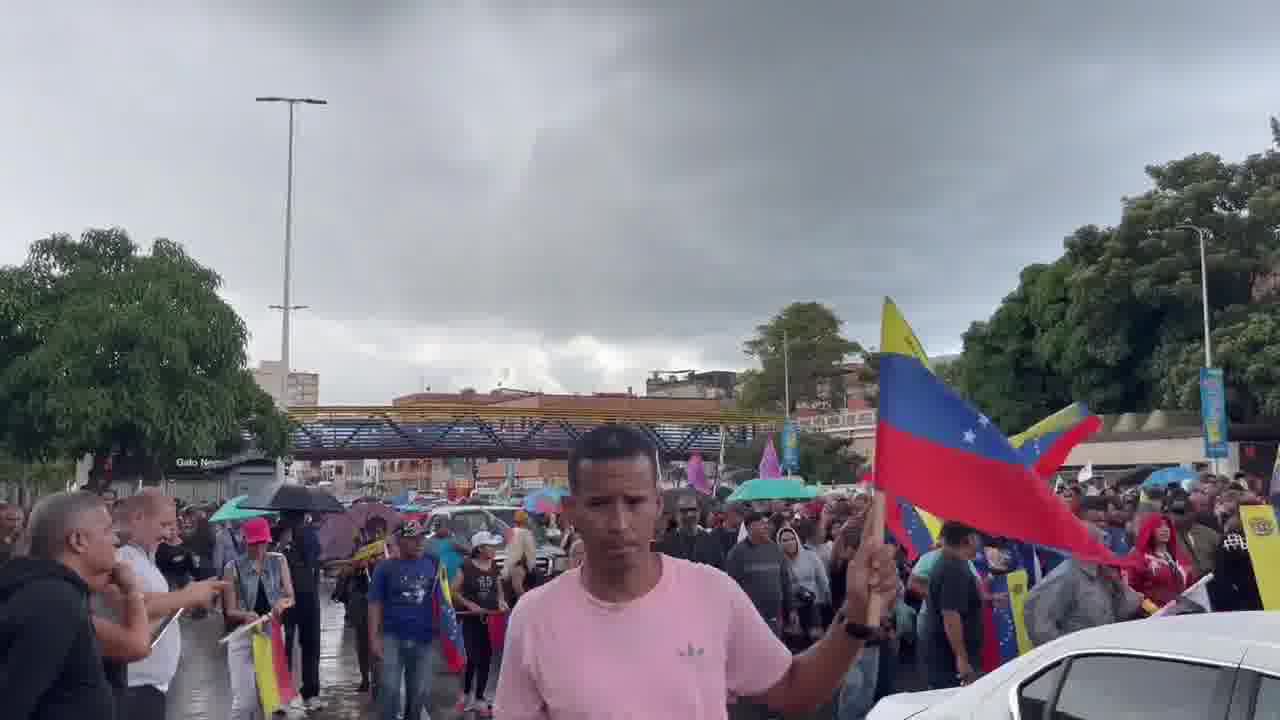 Sucre de Catia Avenue. Rally  towards the Miraflores Palace in support of Maduro