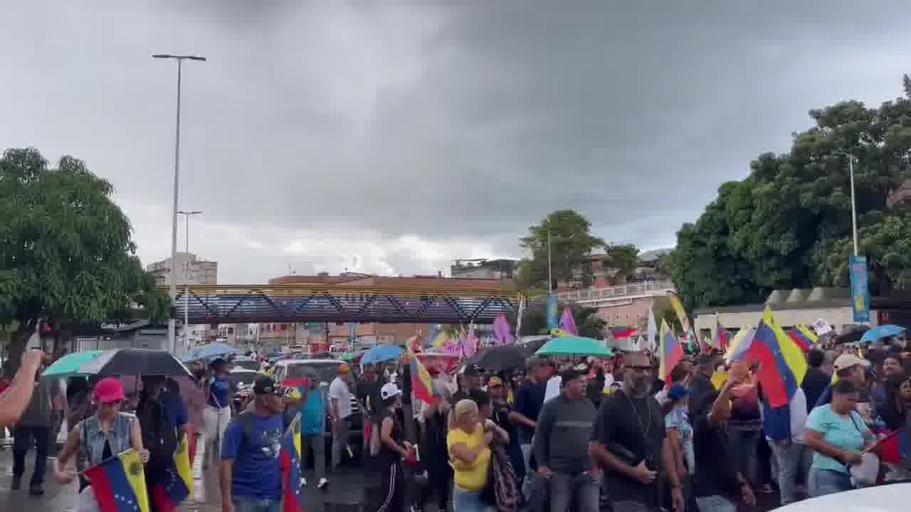 Sucre de Catia Avenue. Rally  towards the Miraflores Palace in support of Maduro