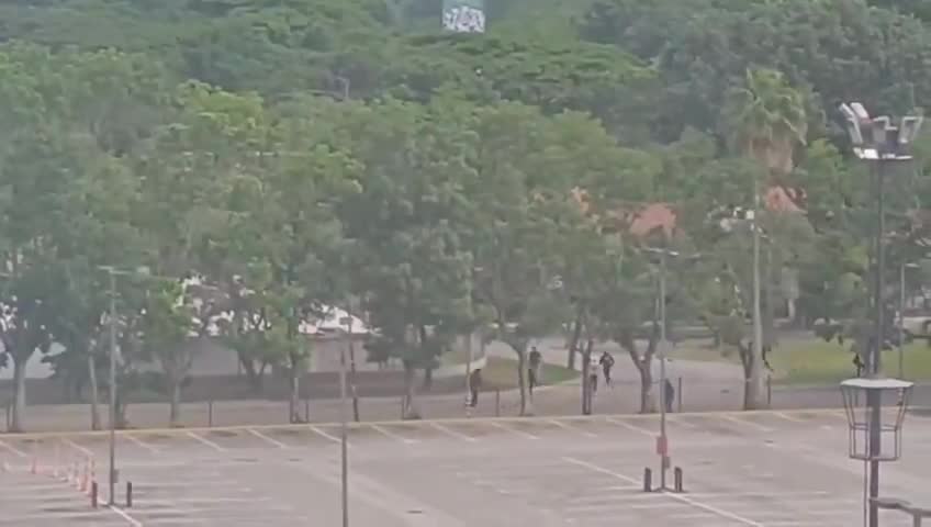 Reportan fuertes detonaciones en Av Universidad altura CC La Granja Naguanagua