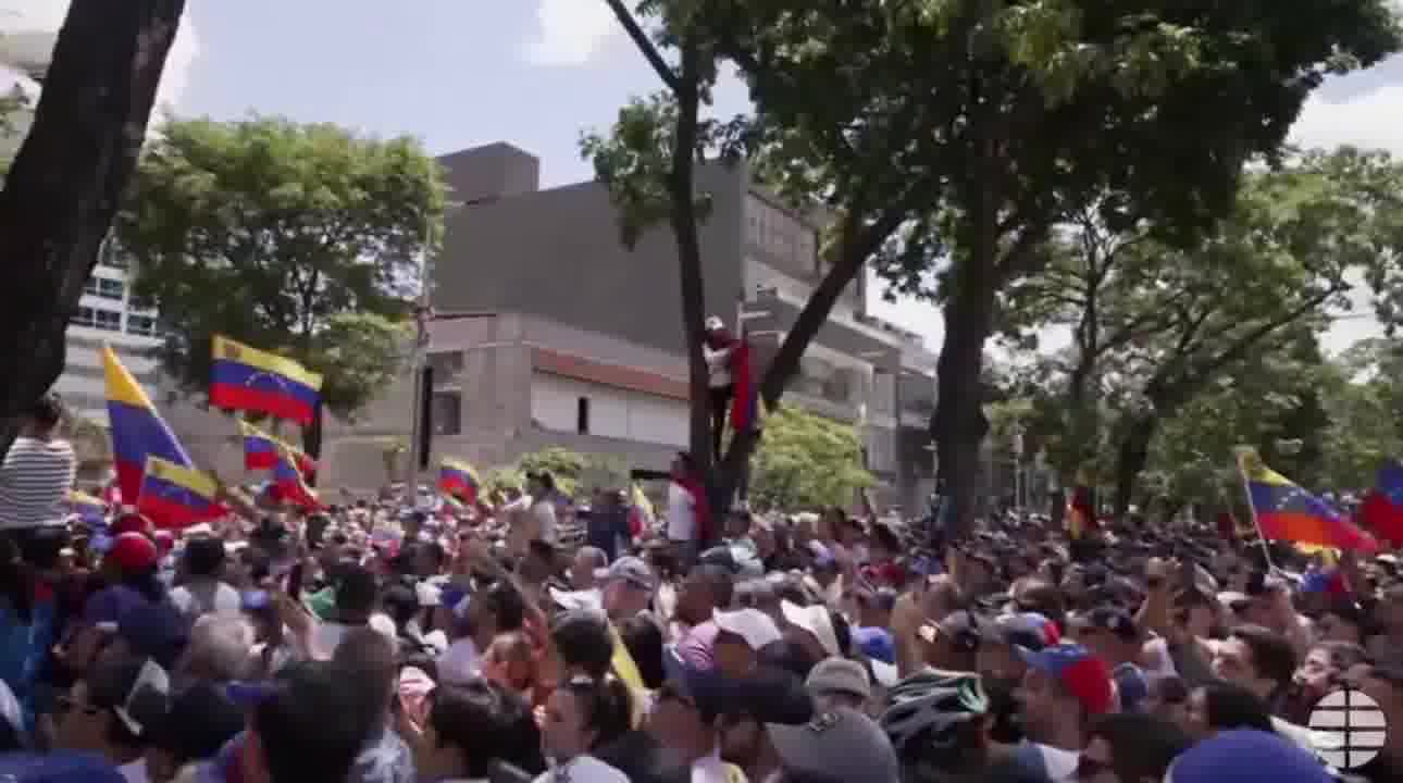 María Corina Machado dans Las Mercedes : Nous sommes entrés dans l'histoire. Rendons hommage à chacun de ces Vénézuéliens qui ont été des héros. Quoi de plus noble que de devenir témoin et gardien de la souveraineté populaire