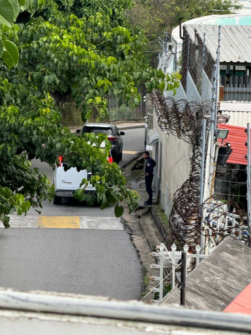 SEBIN officers surrounding the Argentine embassy in Caracas this morning, the embassy is under the protection of Brazil after the Argentinian staff left the country last month 