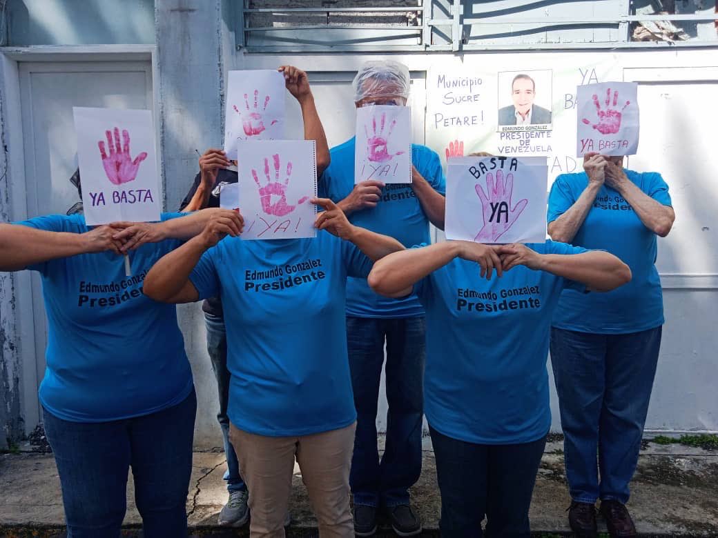 Venezolanos en el estado Sucre se suman a la protesta mundial de este 1 de diciembre.  Seguimos más firmes que nunca