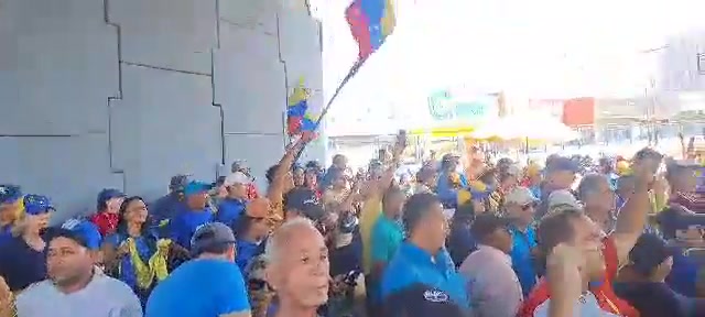 11:15 am: In Barcelona, Anzoátegui state, the police also withdraw and the protesters manage to gather at the agreed point