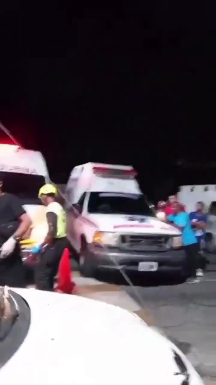 Tragic accident in Aragua: one dead and 35 injured when a bus fell into a ravine on the Choroní highway. According to local media, the fatal victim was identified as Jeaneth de los Ángeles Iruma (39).