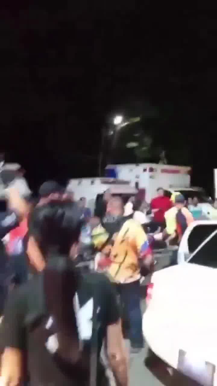 Tragic accident in Aragua: one dead and 35 injured when a bus fell into a ravine on the Choroní highway. According to local media, the fatal victim was identified as Jeaneth de los Ángeles Iruma (39).