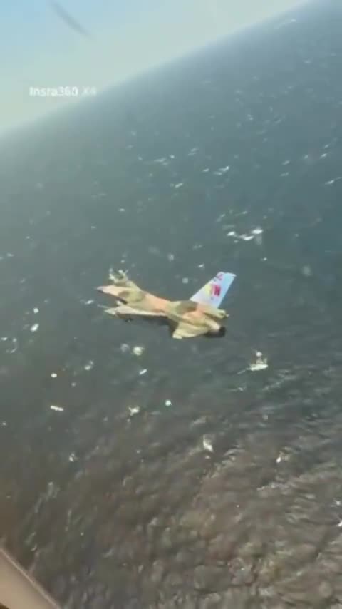 FANB releases video of F-16 fighter jets flying near a US destroyer in the Caribbean.