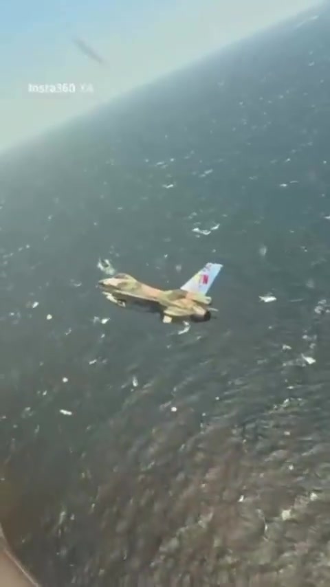 FANB releases video of F-16 fighter jets flying near a US destroyer in the Caribbean.