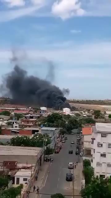 Aircraft crashes on Maiquetía Airport runway due to strong winds: weather conditions may have caused the incident