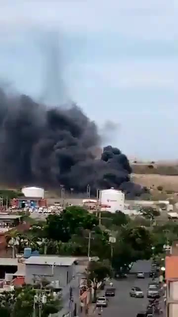 Aircraft crashes on Maiquetía Airport runway due to strong winds: weather conditions may have caused the incident