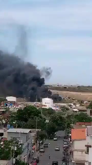 Aircraft crashes on Maiquetía Airport runway due to strong winds: weather conditions may have caused the incident