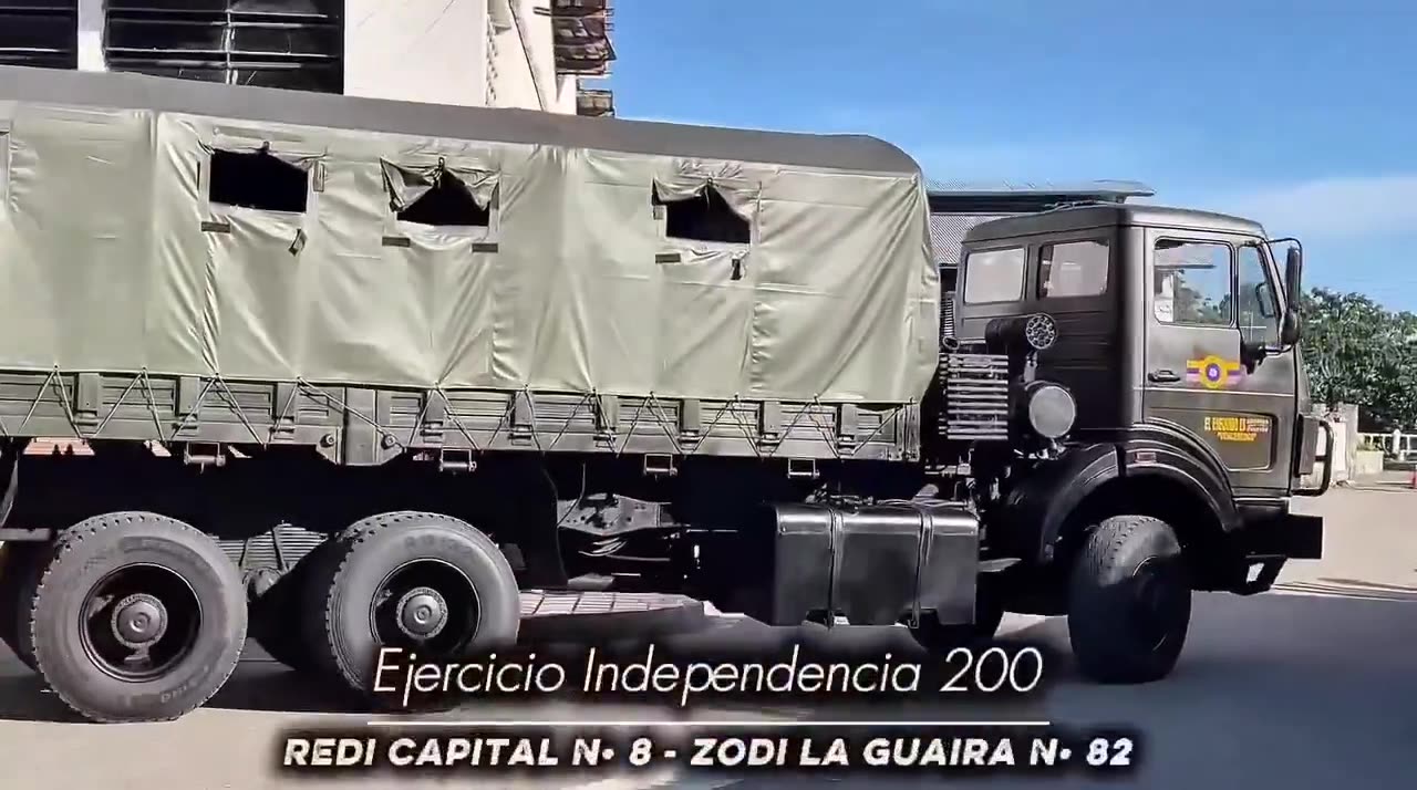 The Venezuelan military posted a video relating to this showing them loading equipment and guns into a container truck from the base at Catia La Mar and equipment including the ‘hedgehogs’ at the Caracas- La Guaira highway