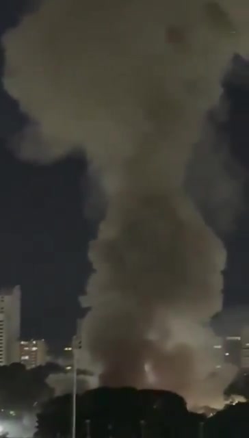 The moment the La Carlota air base in Caracas was bombed occurred at 1:58am