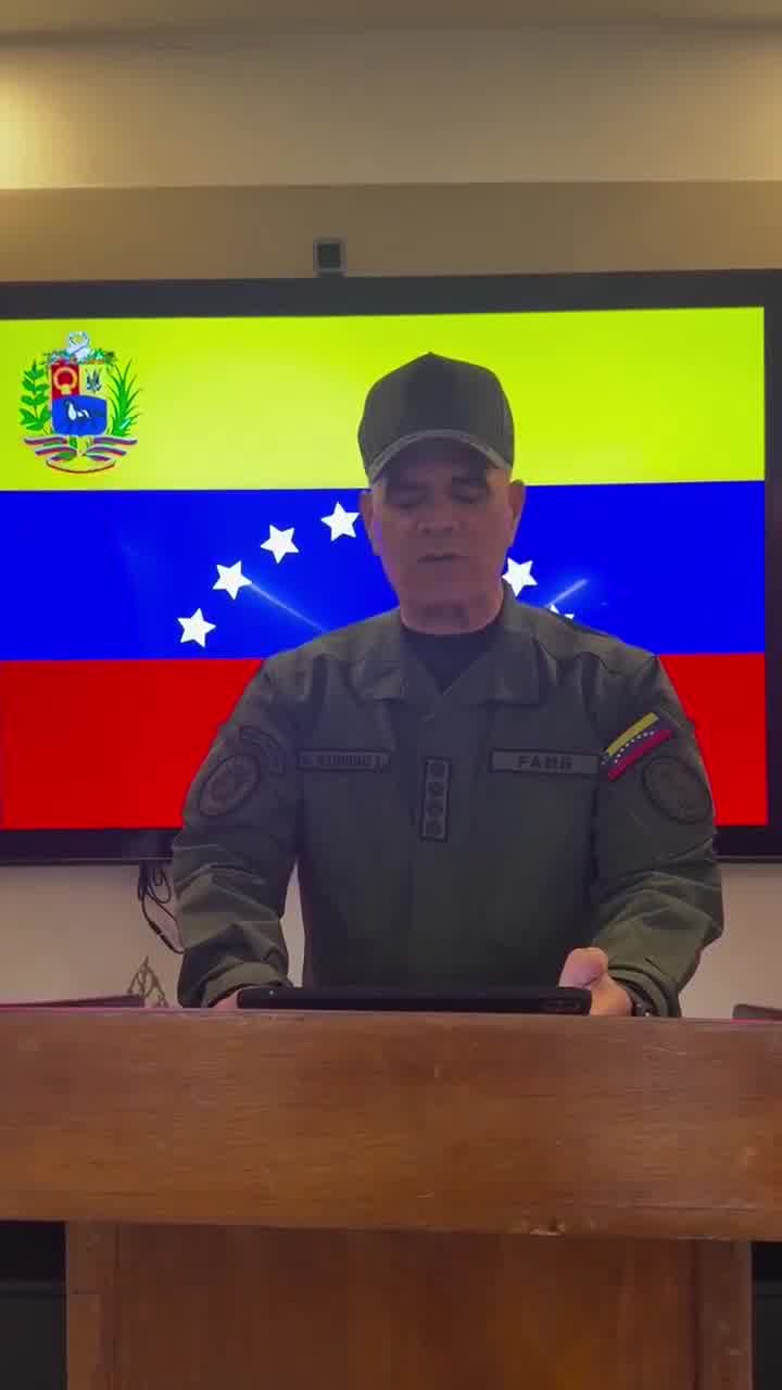 Defense Minister Padrino López, speaking from the Maduro regime, reports: - He reports a US bombing in Caracas, La Guaira, and Aragua. - He accuses the US of being responsible.