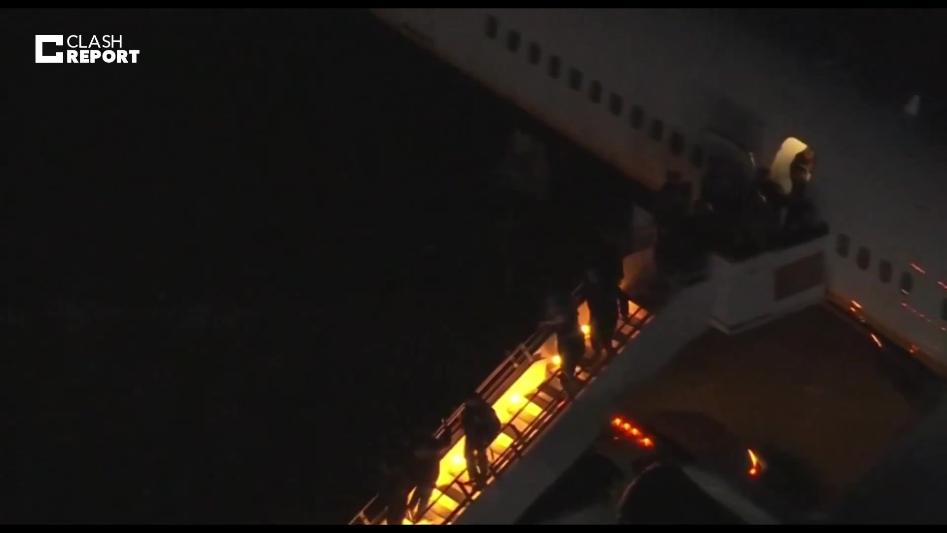 Images of Maduro leaving the plane upon his arrival in New York, USA, after being captured by US forces to be tried for alleged drug trafficking and arms dealing crimes