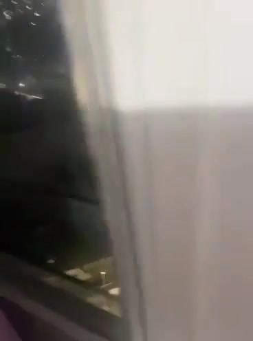 Venezuela’s Ministry of Communication and Information has now confirmed that gunfire heard earlier tonight near the Miraflores Presidential Palace Complex in Caracas, was the results of warning shots being fired by police at “unidentified drones” flying over the palace without permission from the Ministry of Defense. “We want to clarify that what happened in downtown Caracas was because some drones flew over without permission and the police fired dissuasive shots. No confrontation took place. The whole country is in total tranquility,” said a Spokesman for the Information Ministry.