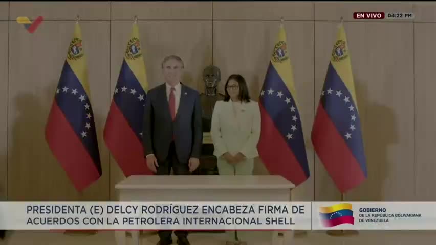Delcy Rodríguez signs agreement with British oil company Shell