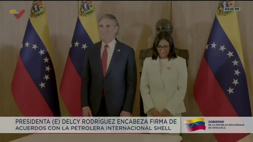 Delcy Rodríguez signs agreement with British oil company Shell