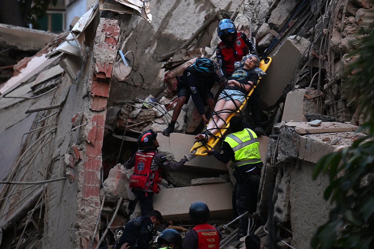 At least 32 people have been killed and more than 700 injured after two powerful earthquakes struck Venezuela, collapsing buildings and sending residents fleeing into the streets, authorities say