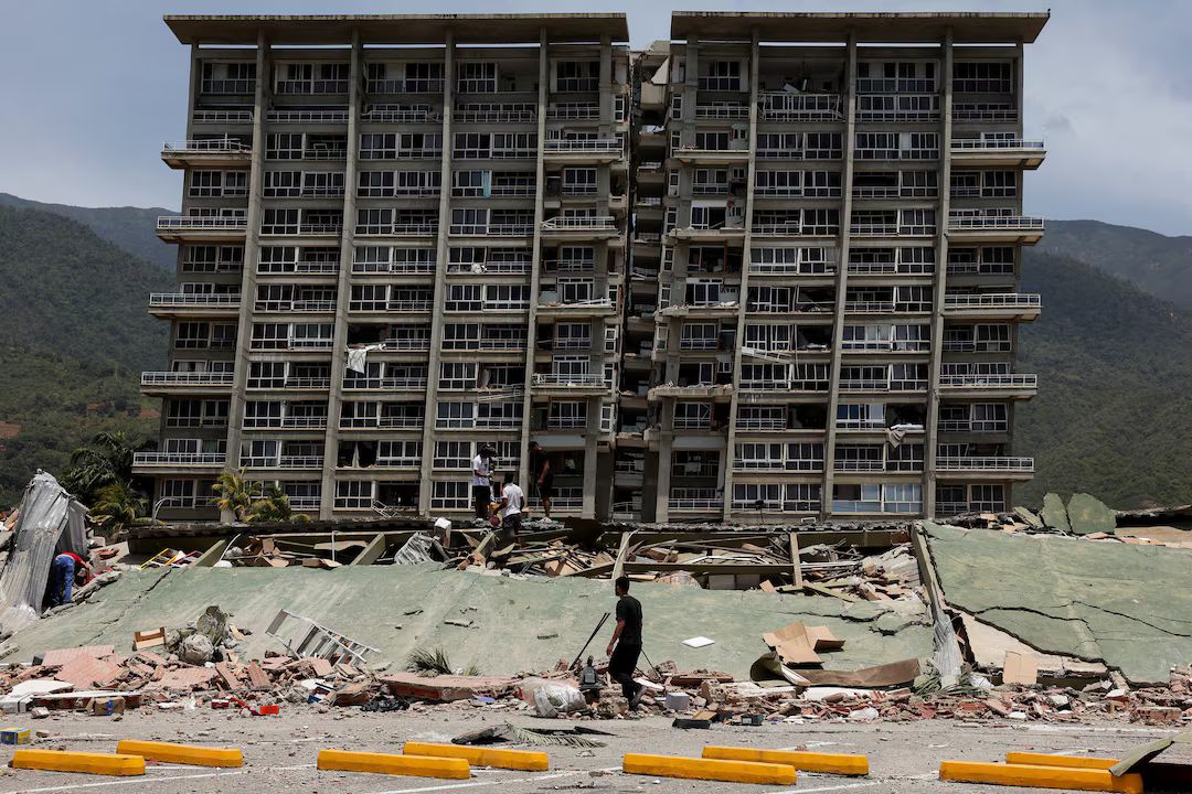 Death toll from the devastating earthquakes in Venezuela surges to 920 A national tragedy of horrific proportions. Tens of thousands are still missing  